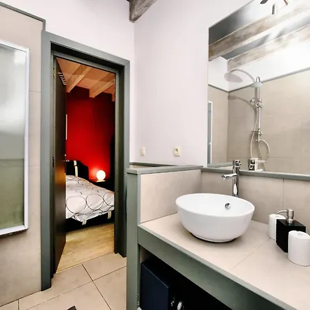 Beautiful With Heated Outdoor Pool, Cleaning Included *