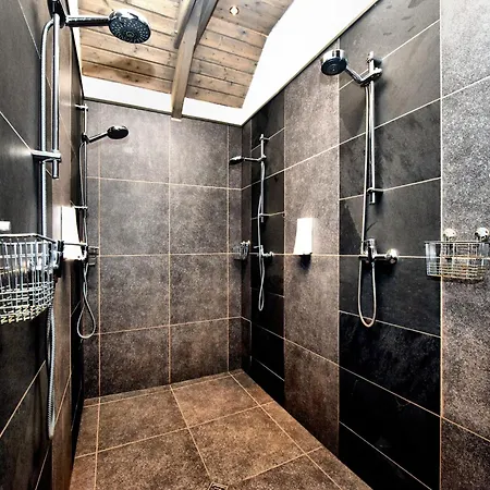 Beautiful With Heated Outdoor Pool, Cleaning Included *