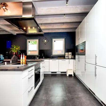 Beautiful With Heated Outdoor Pool, Cleaning Included * Freineux