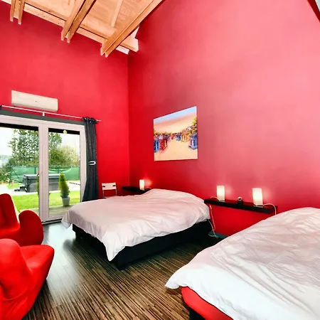 Beautiful With Heated Outdoor Pool, Cleaning Included Willa