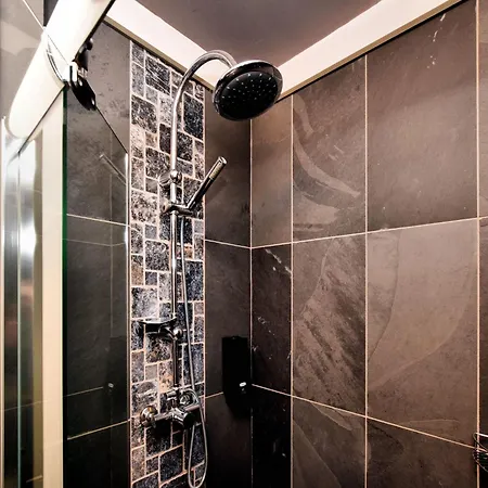 Beautiful With Heated Outdoor Pool, Cleaning Included
